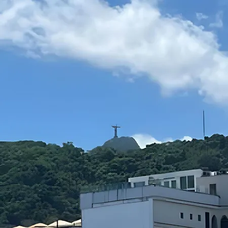 Maravilhoso apartamento de 2 Quartos em Copacabana quadra da praia-2